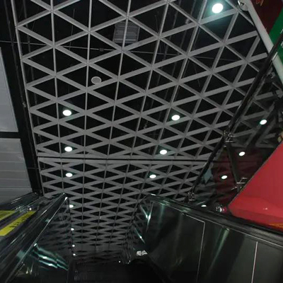 Konstrukcja sufitowa w kształcie trójkąta kratki wytłaczanej ISO9001 Lekka