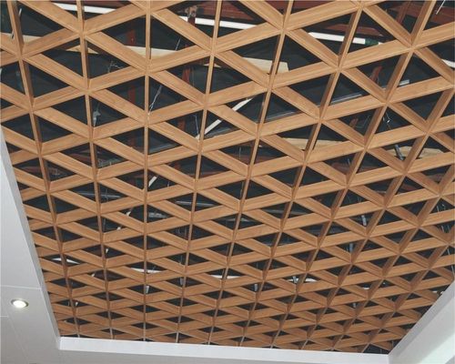 Trójkątne płytki metalowe z otwartymi komórkami metalowe aluminiowe płytki metalowe z siatką