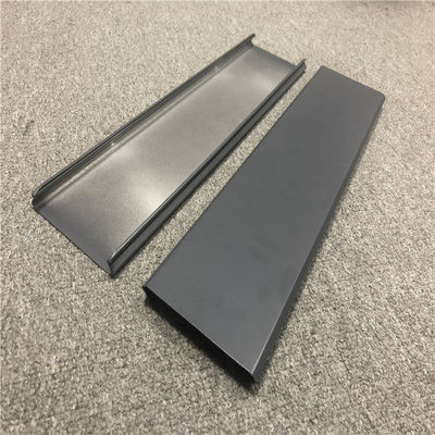 Projekt sufitu na lotnisku, aluminiowy sufit metalowy, aluminiowe sufity listwowe C