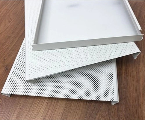 0,9 mm aluminiowy metalowy sufit Odporny na obciążenie wiatrem ognioodporna deska metalowa S Strip