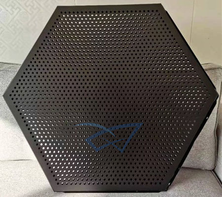 Wytrzymałe aluminiowe metalowe panele sufitowe z gładką powierzchnią i ukrytym systemem klipsów do zawieszenia do nowoczesnych wnętrz