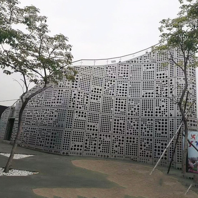 Aluminiowa ściana osłonowa CNC z metalowym panelem Powłoka PVDF ognioodporna