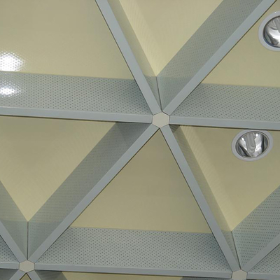 Ukryte metalowe płytki sufitowe o wymiarach 200x200mm kwadratowe lub fazowane