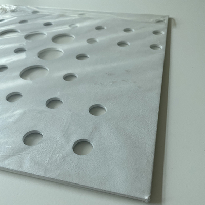 Wodoodporny aluminiowy sufit metalowy o wymiarach 300x300x3,0 mm perforowany arkusz rozszerzony