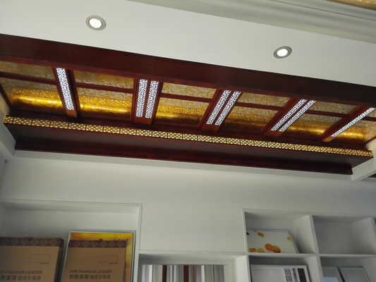 Sufit ze stopu aluminium H Strip 500x30x3000mm do centrum handlowego