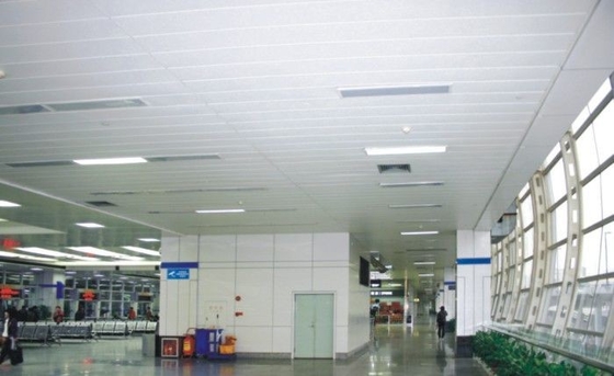 C Strip Aluminiowy metalowy sufit o grubości 0,9 mm do centrum kongresowego