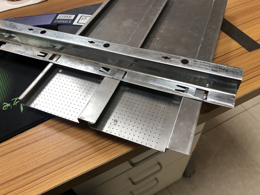 Konfigurowalny aluminiowy sufit metalowy w kolorze G do stacji metra