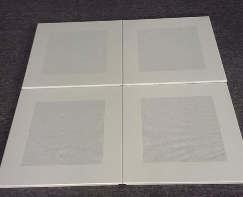 Klip 300x1200mm w aluminiowym metalowym suficie do centrum kongresowego