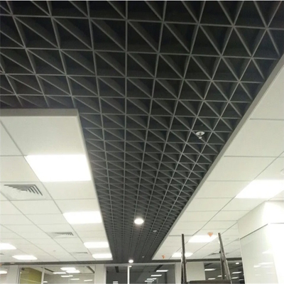 Wodoodporny aluminiowy trójkątny sufit z otwartymi komórkami 200x200x200mm