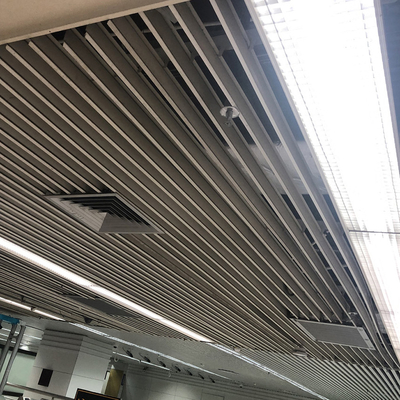 Ognioodporny sufit aluminiowy B 200x3000mm do dekoracji ścian zewnętrznych