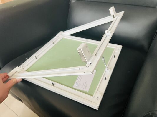 600x600 Metalowy panel rewizyjny ścienny z aluminiową ramą i zatrzaskiem dotykowym