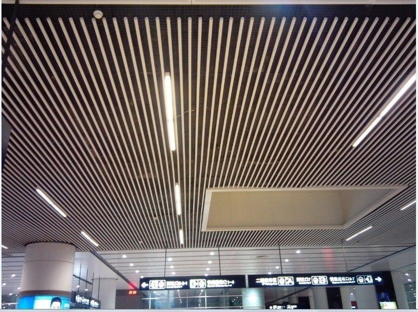 6063T6 Rury metalowe płytki sufitowe Perforated Circle Suspended Baffle z kartą kolorową RAL